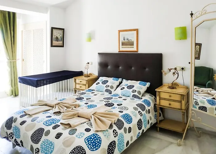Homelystay-Benalmadena, Puerto Marina